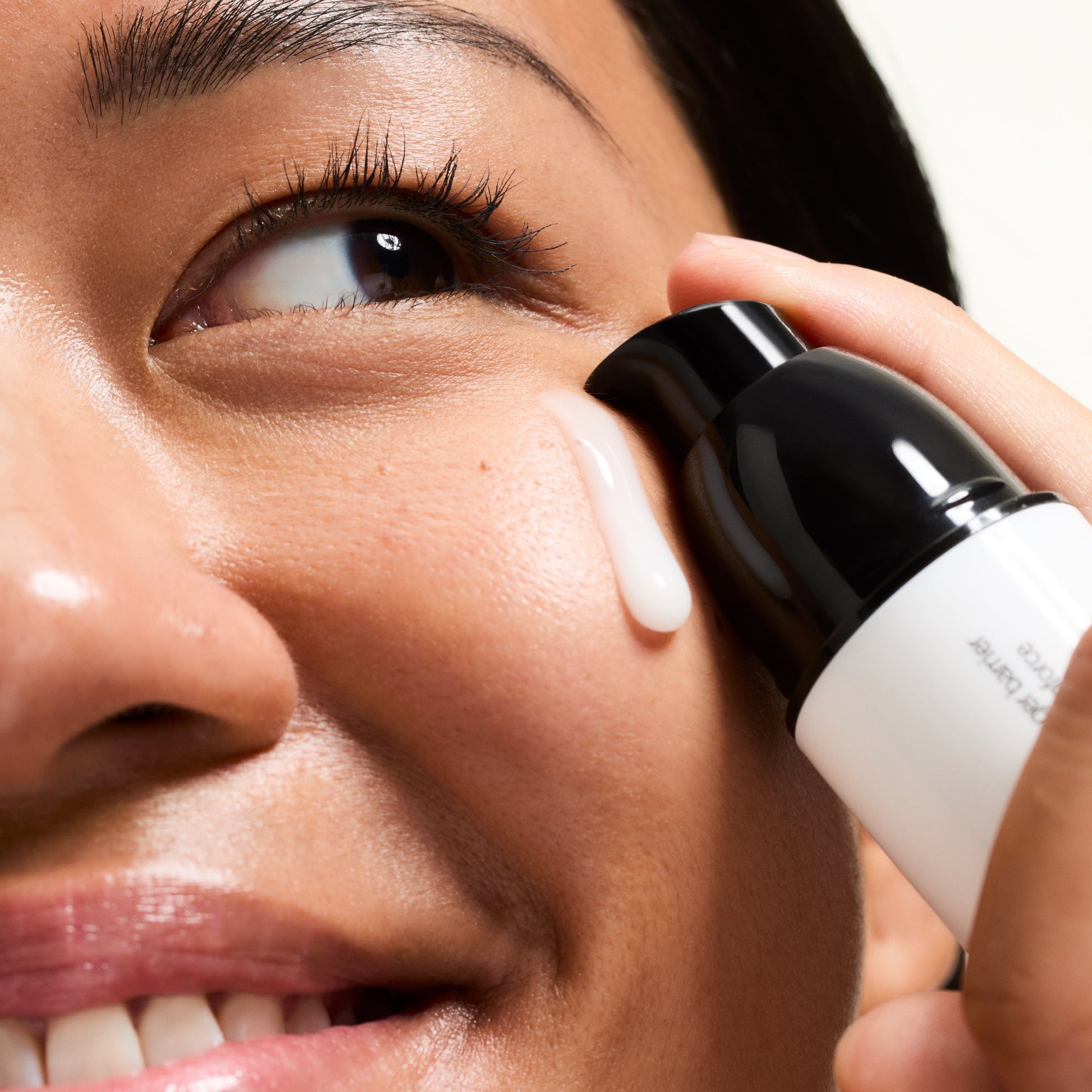 ectoin-hydro-barrier-serum-z9 Ectoin-Globals_Texture-bottle.jpg