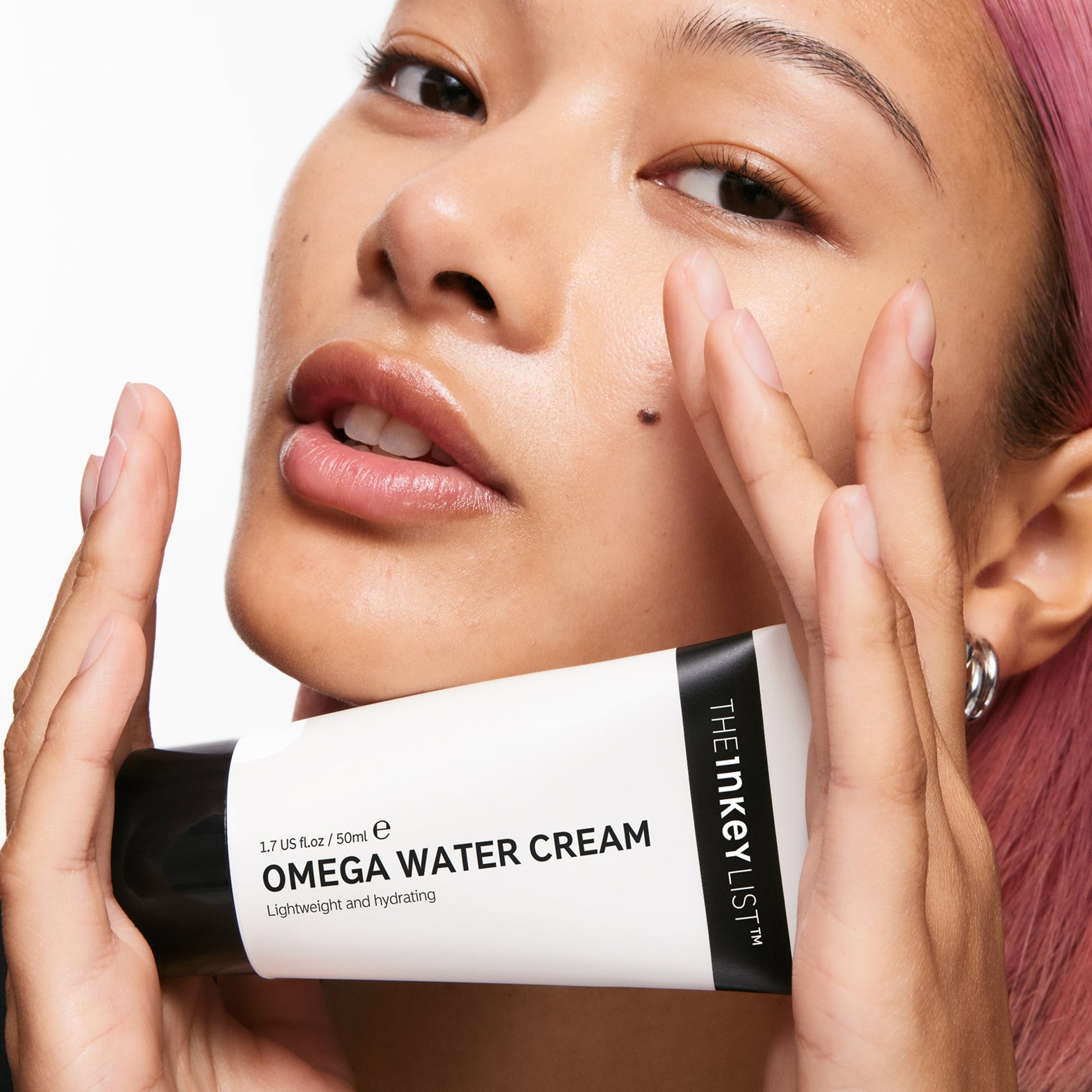 intro-routine-for-dry-skin-j3 Exosome_Kit1_Exosome_Omega_ModelShot2_939b8126-5567-4a4f-be45-78cf9df6f2f4.jpg