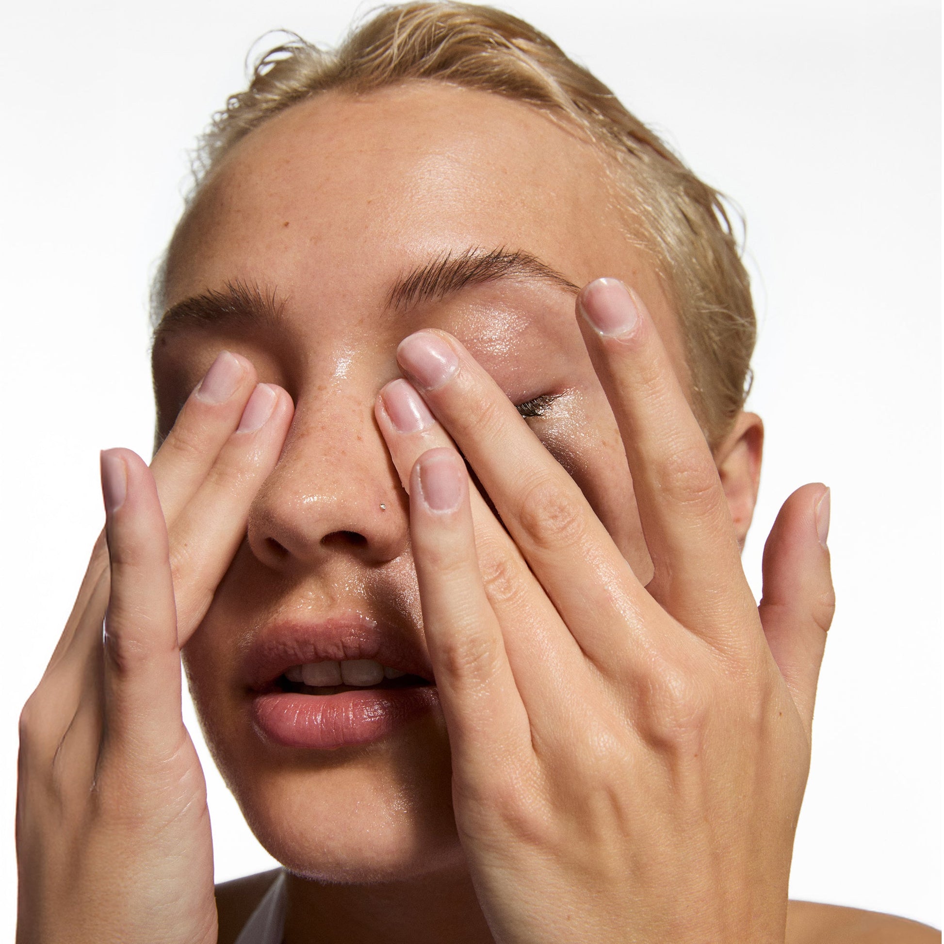 the-bestselling-intro-to-great-skin-k5 MysteryBundle_Model_2000x2000_8c068f88-8954-45a2-bafe-e122a0319042.jpg